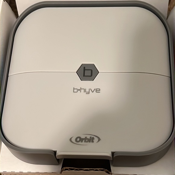 Orbit B-hyve 4-Zone Smart Indoor Sprinkler Controller - Picture 6 of 8